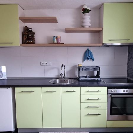 Green Hill + Free Garage Сараево Экстерьер фото