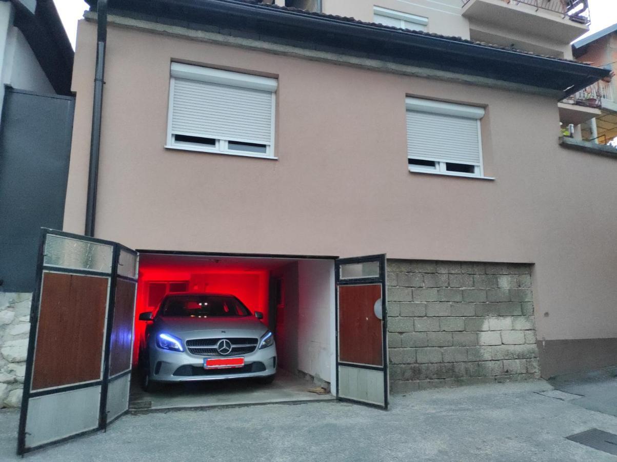 Green Hill + Free Garage Сараево Экстерьер фото